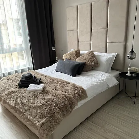 Modern & Fully Equipped Apartment- Stylish Comfort 公寓